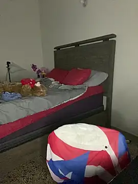 ladycreamypr2 online show from March 4, 2026, 5:35 am