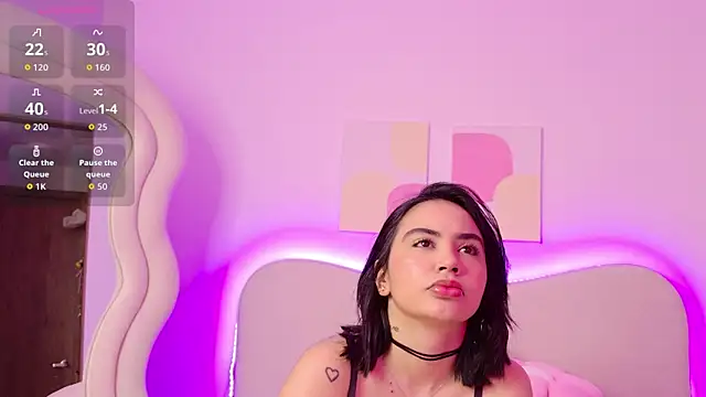 innocentlady  online show from September 23, 2025, 1:47 pm