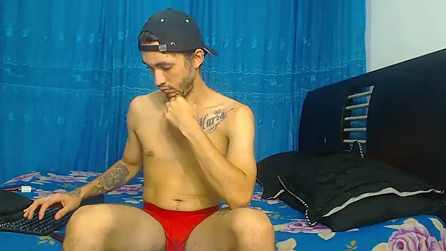 Snapshot of Hot_Sharks_ chatting on October 30, 2025, 9:00 am Hot Sharks online show from October 30, 2025, 9:00 am