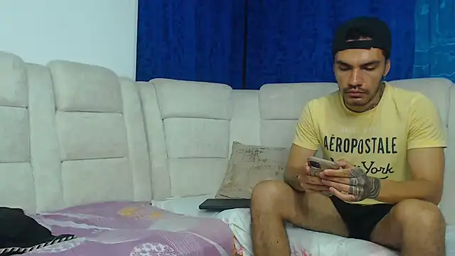 Hot Sharks  online show from March 3, 2026, 7:58 am