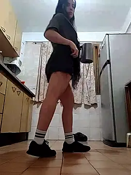 Snapshot of Bigyummmzul chatting on January 12, 2026, 11:32 pm Bigyummmzul online show from January 12, 2026, 11:32 pm