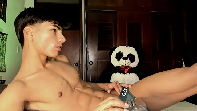 Snapshot of Teo_skinny chatting on May 15, 2026, 4:14 pm Teo skinny online show from May 15, 2026, 4:14 pm