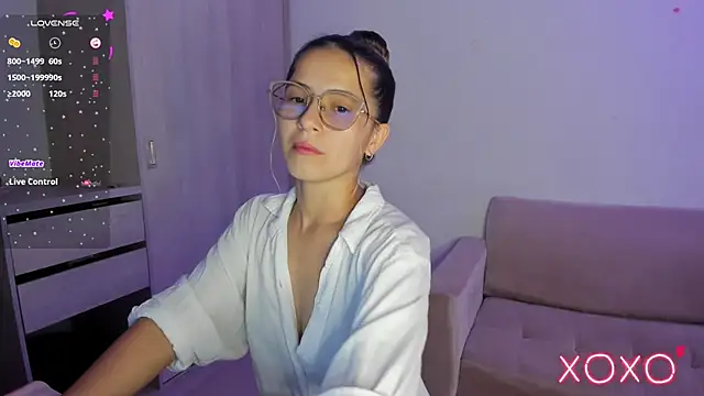 Lilacutte  online show from December 23, 2025, 7:06 am