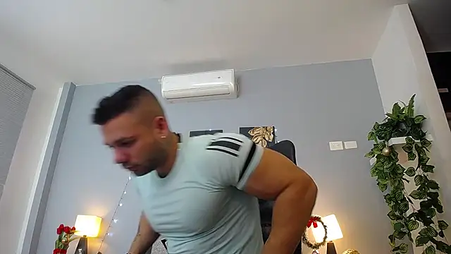 Snapshot of JeremyLowe chatting on December 17, 2024, 1:05 pm JeremyLowe online show from December 17, 2024, 1:05 pm