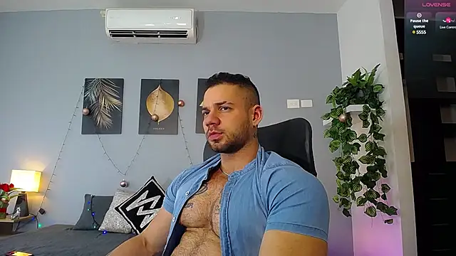 Snapshot of JeremyLowe chatting on December 20, 2024, 4:57 pm JeremyLowe online show from December 20, 2024, 4:57 pm