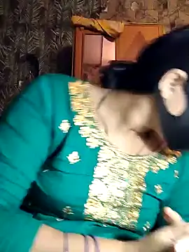 Snapshot of Hot-rubina chatting on January 13, 2025, 8:37 am Hot-rubina online show from January 13, 2025, 8:37 am