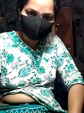 Snapshot of Hot-rubina chatting on February 24, 2025, 10:36 pm Hot-rubina online show from February 24, 2025, 10:36 pm
