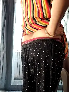 Snapshot of Hot-rubina chatting on March 18, 2025, 4:37 am Hot-rubina online show from March 18, 2025, 4:37 am