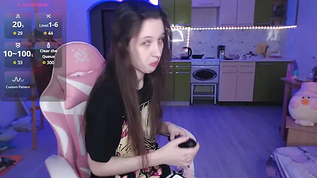 ur kitty   online show from April 3, 2026, 1:09 pm