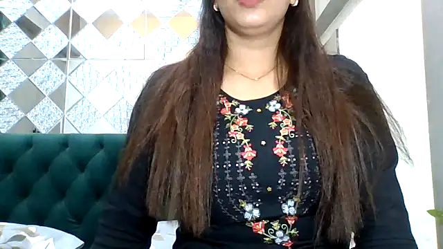 sparkling queen online show from November 23, 2025, 1:22 pm