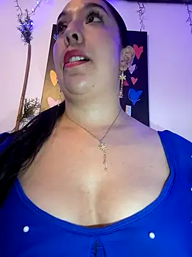 Snapshot of Bella_keny chatting on December 5, 2024, 9:28 pm Bella keny online show from December 5, 2024, 9:28 pm