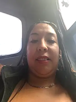 Snapshot of Bella_keny chatting on December 17, 2024, 3:39 pm Bella keny online show from December 17, 2024, 3:39 pm