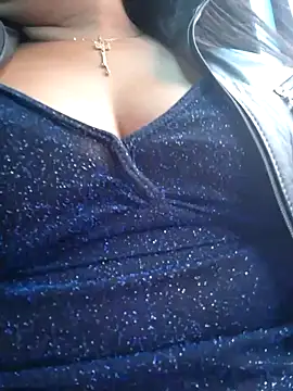 Snapshot of Bella_keny chatting on December 23, 2024, 5:22 pm Bella keny online show from December 23, 2024, 5:22 pm
