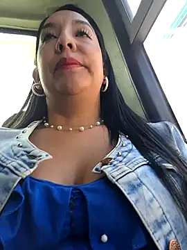 Snapshot of Bella_keny chatting on January 21, 2025, 5:09 pm Bella keny online show from January 21, 2025, 5:09 pm