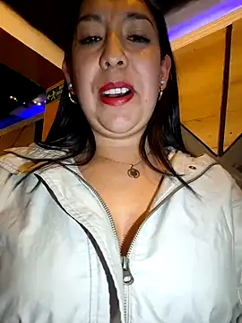 Snapshot of Bella_keny chatting on January 27, 2025, 11:43 pm Bella keny online show from January 27, 2025, 11:43 pm