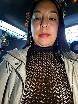 Snapshot of Bella_keny chatting on February 6, 2025, 10:43 pm Bella keny online show from February 6, 2025, 10:43 pm