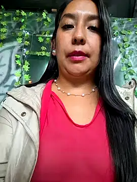 Snapshot of Bella_keny chatting on February 13, 2025, 10:22 pm Bella keny online show from February 13, 2025, 10:22 pm