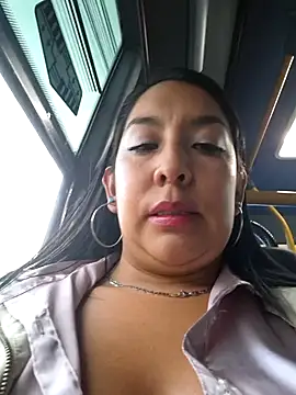 Snapshot of Bella_keny chatting on February 15, 2025, 7:17 pm Bella keny online show from February 15, 2025, 7:17 pm