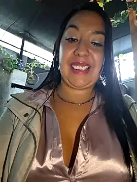 Snapshot of Bella_keny chatting on February 15, 2025, 10:21 pm Bella keny online show from February 15, 2025, 10:21 pm