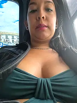 Snapshot of Bella_keny chatting on February 26, 2025, 6:32 pm Bella keny online show from February 26, 2025, 6:32 pm