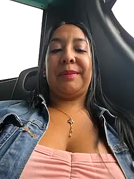 Snapshot of Bella_keny chatting on March 4, 2025, 7:43 pm Bella keny online show from March 4, 2025, 7:43 pm