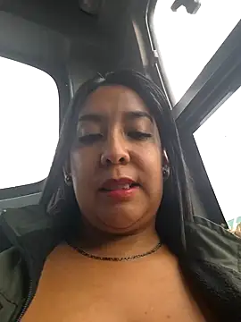 Snapshot of Bella_keny chatting on March 18, 2025, 10:37 pm Bella keny online show from March 18, 2025, 10:37 pm