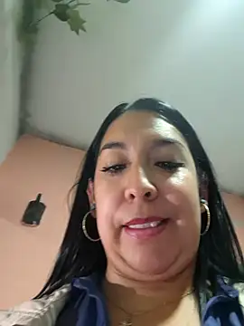 Snapshot of Bella_keny chatting on March 23, 2025, 12:26 am Bella keny online show from March 23, 2025, 12:26 am