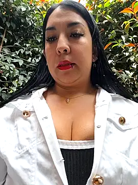 Snapshot of Bella_keny chatting on September 11, 2025, 7:14 pm Bella keny online show from September 11, 2025, 7:14 pm