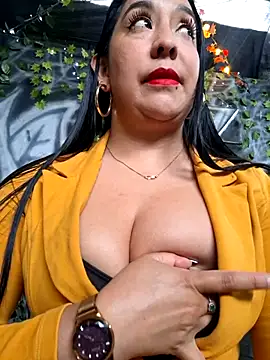 Bella keny online show from December 5, 2025, 7:21 pm