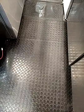 A man in public online show from September 27, 2025, 2:22 pm