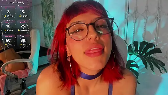 Snapshot of cute_hollywood chatting on September 21, 2025, 8:21 pm cute hollywood online show from September 21, 2025, 8:21 pm