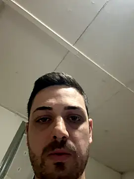 Snapshot of iltoscano95 chatting on October 25, 2025, 5:40 pm iltoscano95 online show from October 25, 2025, 5:40 pm