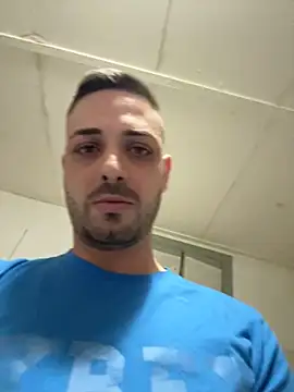 Snapshot of iltoscano95 chatting on October 31, 2025, 7:04 pm iltoscano95 online show from October 31, 2025, 7:04 pm