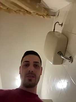 Snapshot of iltoscano95 chatting on January 5, 2026, 5:49 pm iltoscano95 online show from January 5, 2026, 5:49 pm