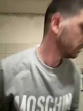 iltoscano95 online show from April 16, 2026, 7:14 pm