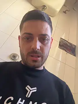 iltoscano95 online show from April 19, 2026, 1:32 pm