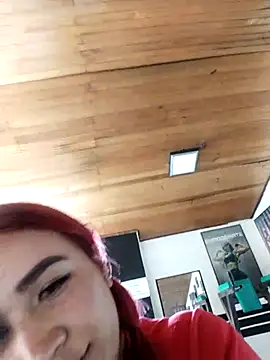 Snapshot of EmaGw chatting on February 9, 2026, 8:35 pm EmaGw online show from February 9, 2026, 8:35 pm