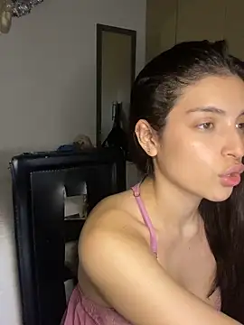 Snapshot of dakota_le chatting on December 13, 2024, 11:39 pm dakota le online show from December 13, 2024, 11:39 pm