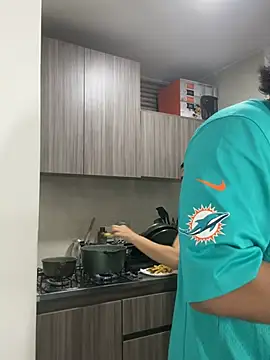 dakota le online show from April 9, 2026, 2:00 am