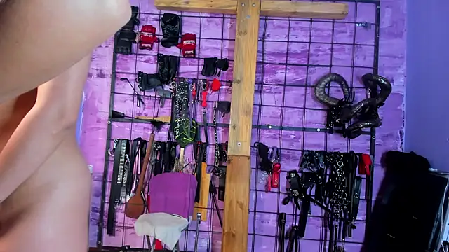 alexia aitanaa  online show from January 17, 2026, 3:33 am