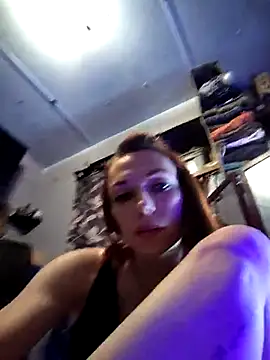 Genevieve143 online show from November 9, 2025, 10:52 pm