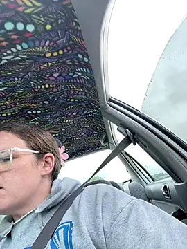 velvetta  online show from September 17, 2025, 7:26 pm