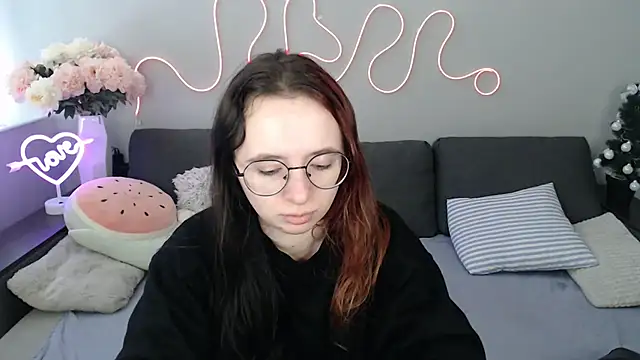 Mini Diva online show from January 18, 2026, 9:13 am