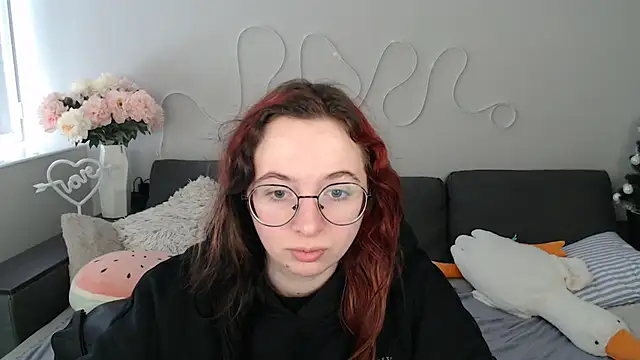 Mini Diva online show from February 28, 2026, 9:10 am