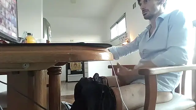 nicolaaaaas online show from March 14, 2025, 10:05 pm