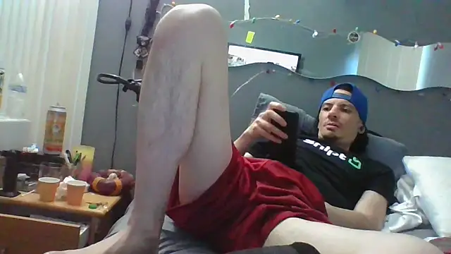 Snapshot of gifted723 chatting on December 4, 2025, 12:42 am gifted723 online show from December 4, 2025, 12:42 am