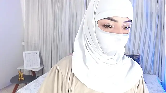 Uzra hayed online show from September 19, 2025, 8:09 pm
