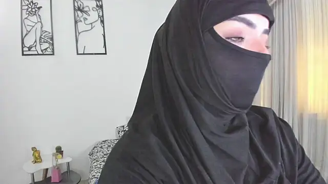 Snapshot of Uzra_hayed chatting on August 8, 2026, 1:24 pm Uzra hayed online show from August 8, 2026, 1:24 pm
