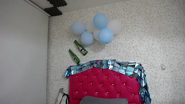 luly pink online show from September 30, 2025, 4:06 am