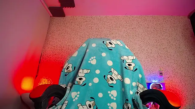 luly pink online show from May 5, 2026, 3:36 am